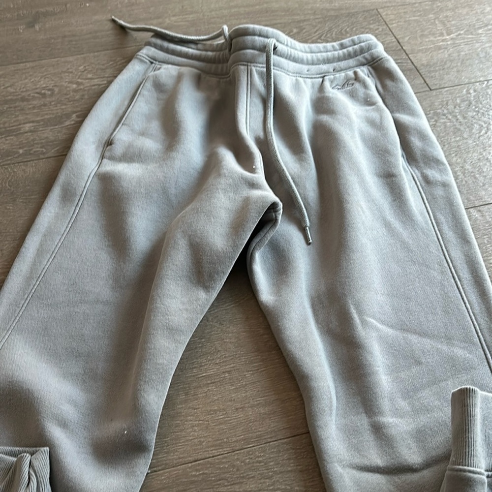 Boys grey holister joggers. Boys xsmall